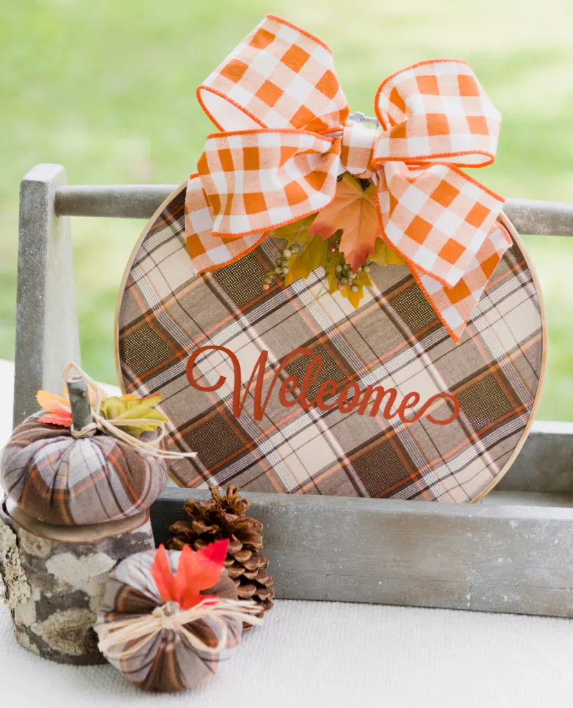 21 Best Fall Door Hangers 18 S7A1494