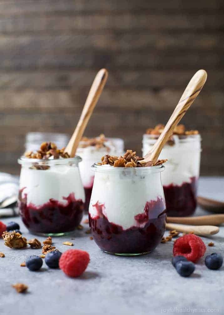A hearty selection of protein-packed, calorie-dense breakfast options such as oatmeal, eggs, and smoothies, ideal for boosting muscle growth and energy levels.